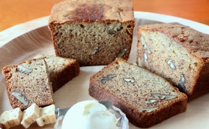 banana bread with cream cheese