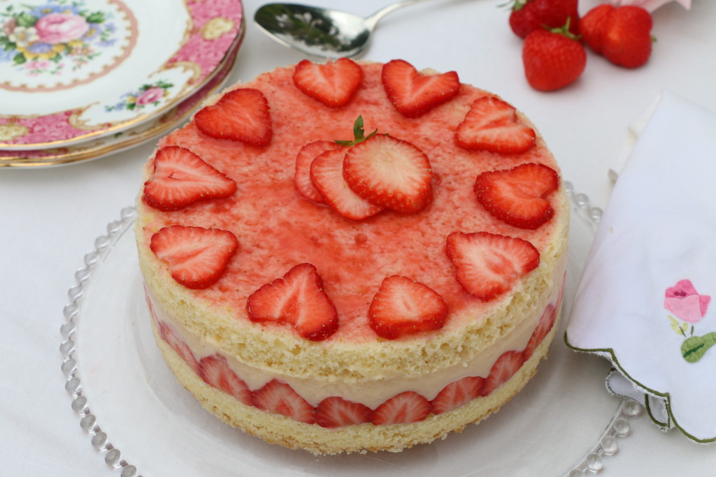 FRAISIER STRAWBERRY CUSTARD CAKE