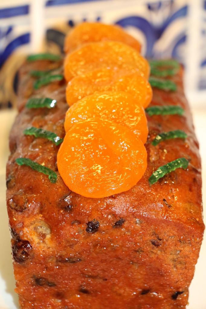 Roux apricot fruit cake