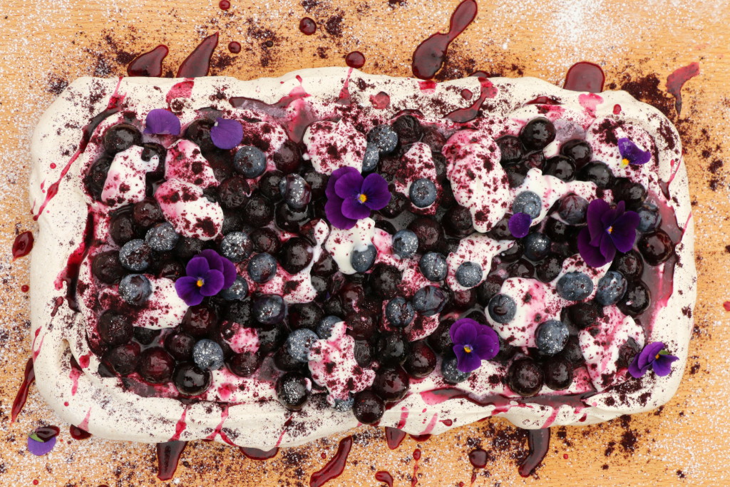 Blueberry pavlova