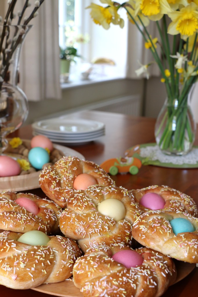 Easter table