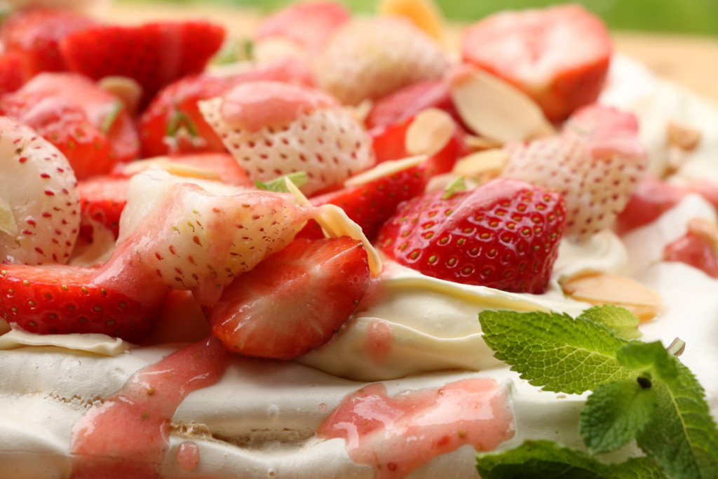 STRAWB PINEBERRY MINT PAVLOVA