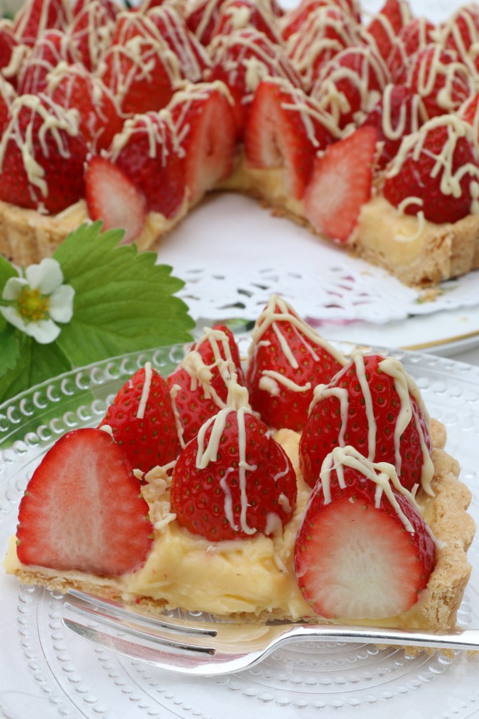 STRAWBERRY TART WITH WHITE CHOCOLATE and CREME PATISSIERE