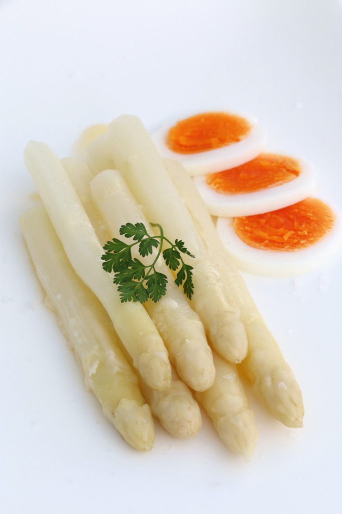 White asparagus Scandi style with boiled egg