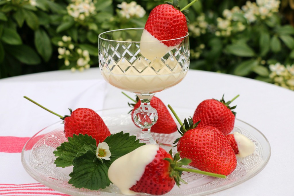 strawberries with white chocolate