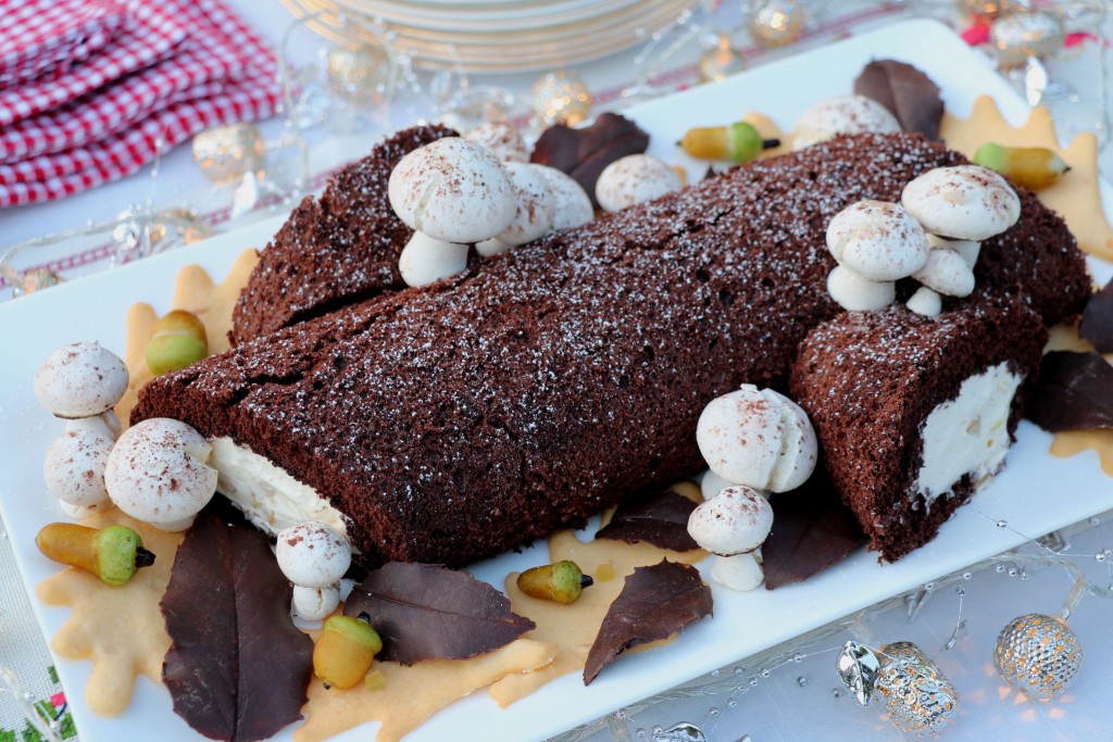 crumbs-on-the-table-chocolate-yule-log-with-ginger-cream-and-meringue-mushrooms