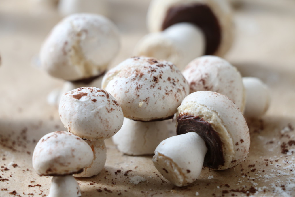 crumbs-on-the-table-meringue-mushrooms