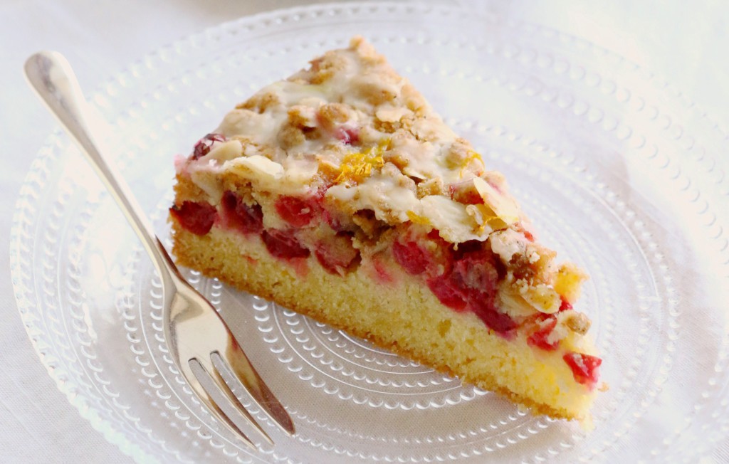 crumbsonthetablesliceofcranberryorangecake